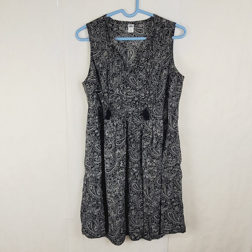 Old Navy black and white floral paisley print pleated dress Size large Boho